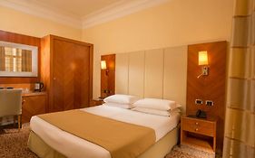 Suite Opera Rooms Roma 3*